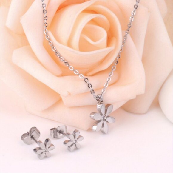🍏50% OFF/3+...Dainty Daisy Flower Earrings/Necklace Set (Silver) - Picture 8 of 9